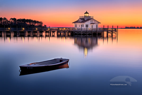 Roanoke Marshes Lighthouse On the waterfront of Manteo,NC, the Roanoke Marshes Light   is a reconstruction of the square cottage-style screw-pile  lighthouse which stood at the southern entrance to  Croatan Sound, near Wanchese.
